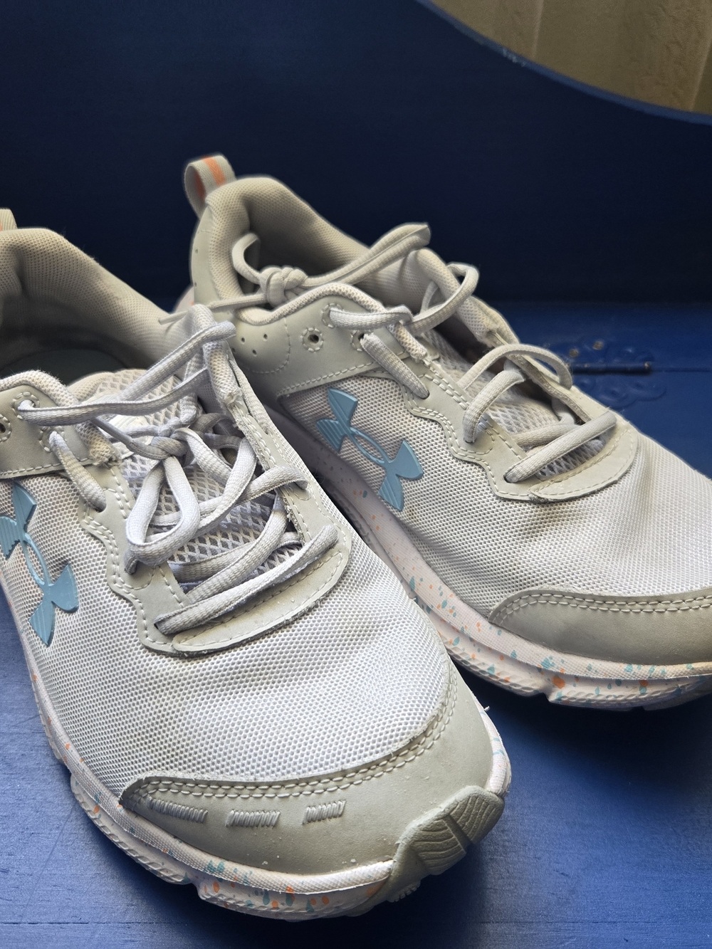 Under Armour Size 9.5  Tennis Shoes